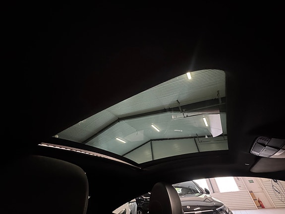 Mercedes-Benz C200 18 of 30