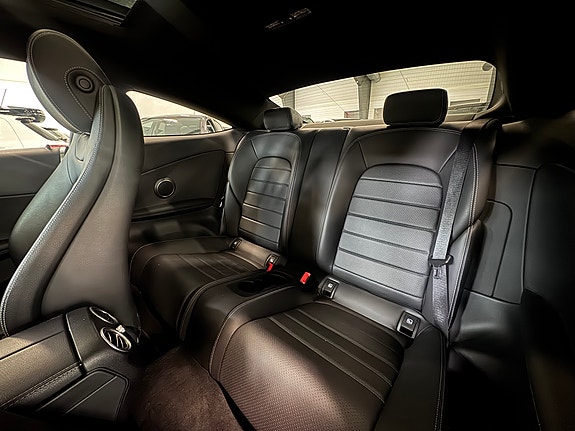 Mercedes-Benz C200 23 of 30
