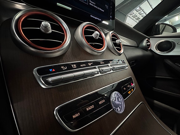 Mercedes-Benz C200 26 of 30