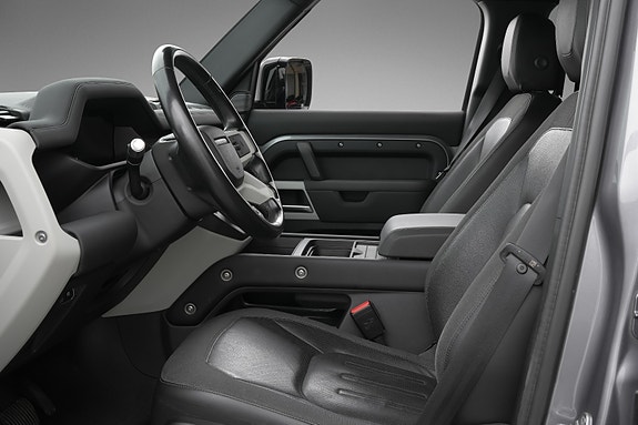 Land Rover Defender 110 6 of 26