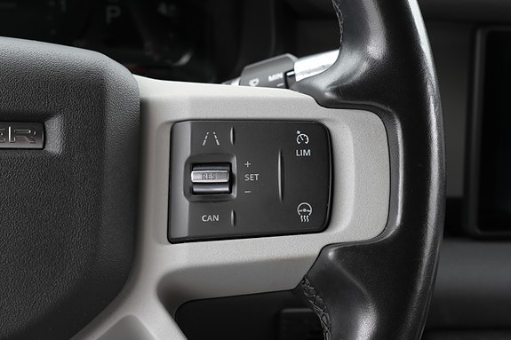 Land Rover Defender 110 12 of 26