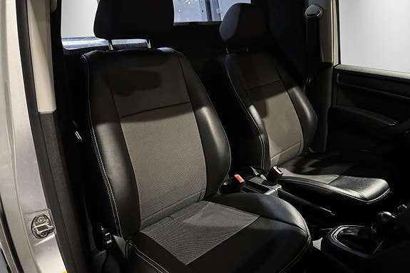Volkswagen Caddy Maxi 26 of 30