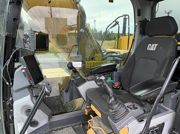 Cat 326 16 of 26