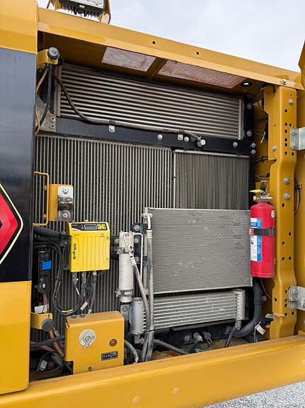 Cat 326 7 of 26