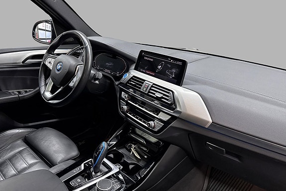 BMW iX3 16 of 30