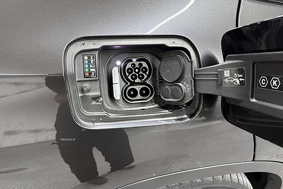 BMW iX3 9 of 30