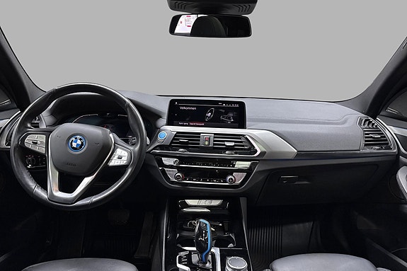 BMW iX3 10 of 30