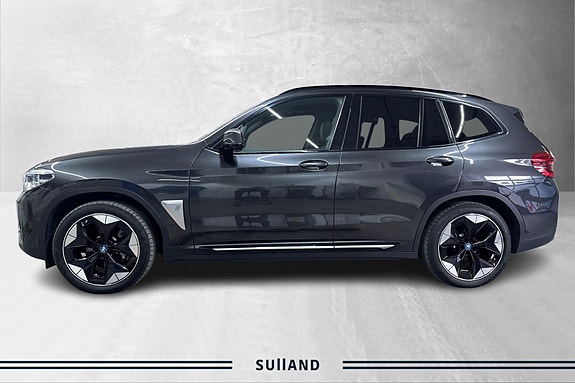 BMW iX3 2 of 30