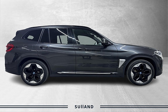 BMW iX3 6 of 30