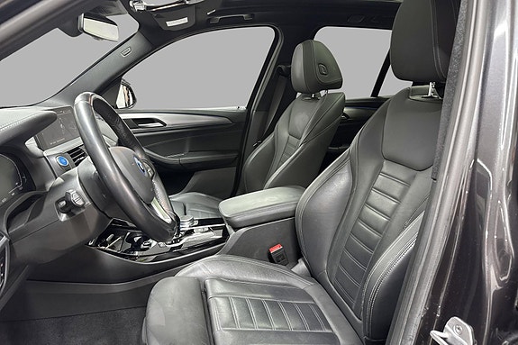 BMW iX3 11 of 30