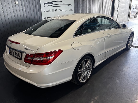 Mercedes-Benz E250 3 of 11