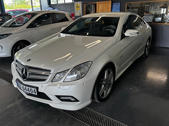 Mercedes-Benz E250 5 of 11