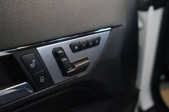 Mercedes-Benz E250 9 of 11