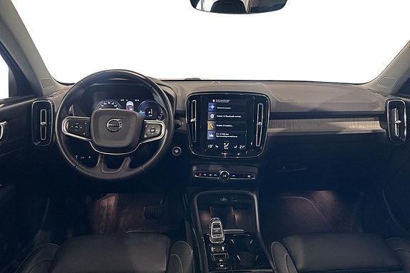 Volvo XC40 6 of 30