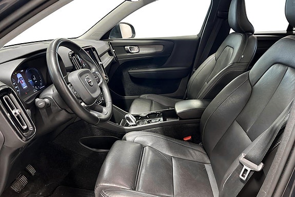 Volvo XC40 30 of 30