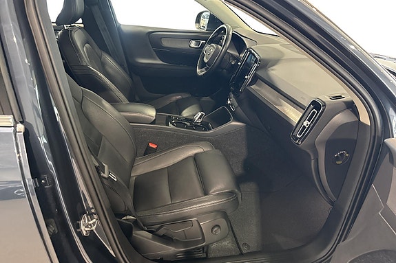 Volvo XC40 23 of 30