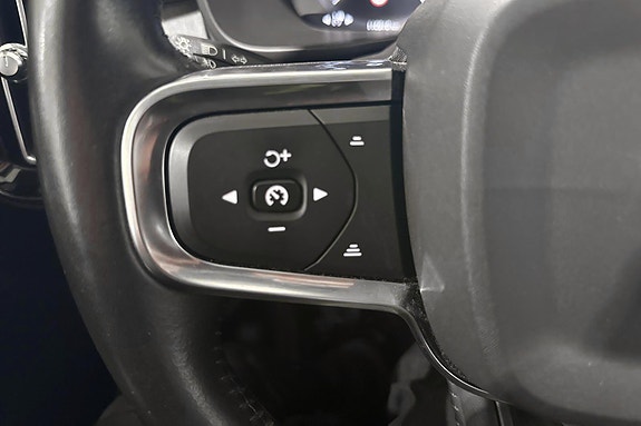 Volvo XC40 16 of 30