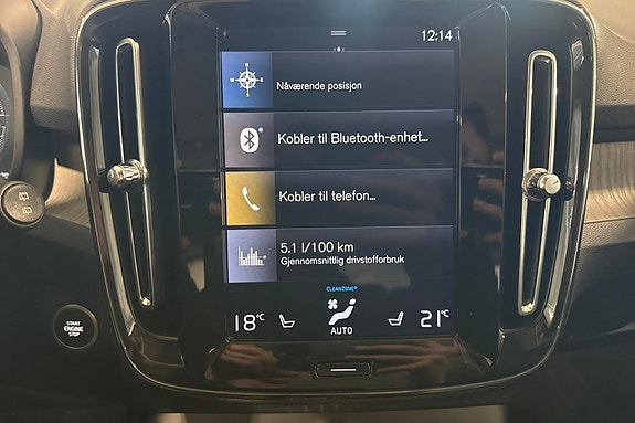 Volvo XC40 11 of 30
