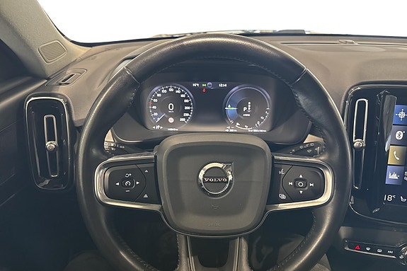 Volvo XC40 9 of 30