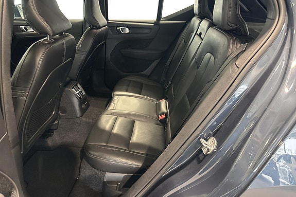 Volvo XC40 7 of 30