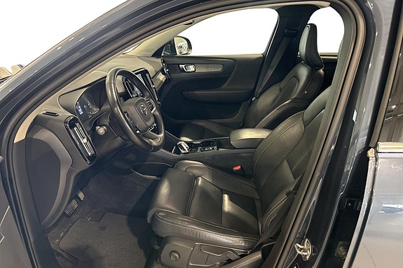 Volvo XC40 8 of 30