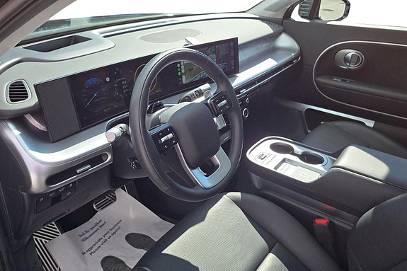 Hyundai Ioniq 9 7 of 23