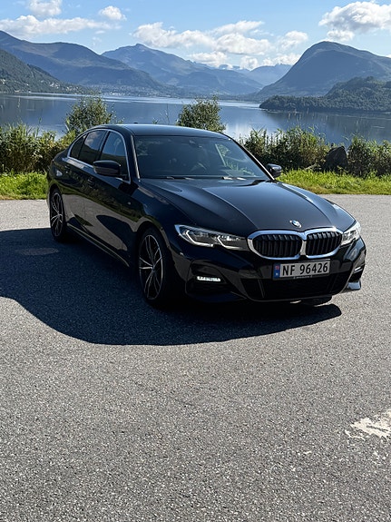 BMW 320d 4 of 11