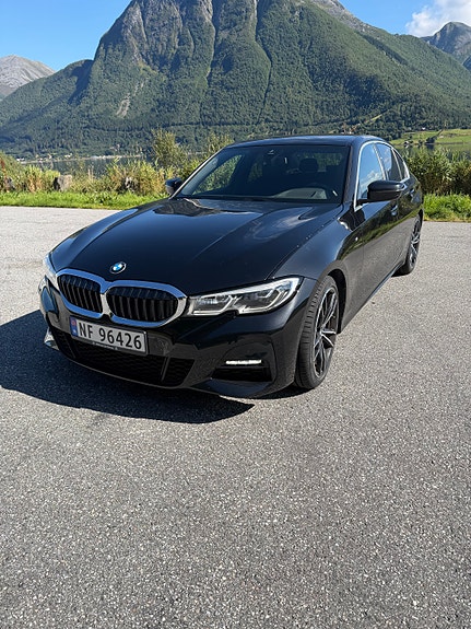 BMW 320d 2 of 11