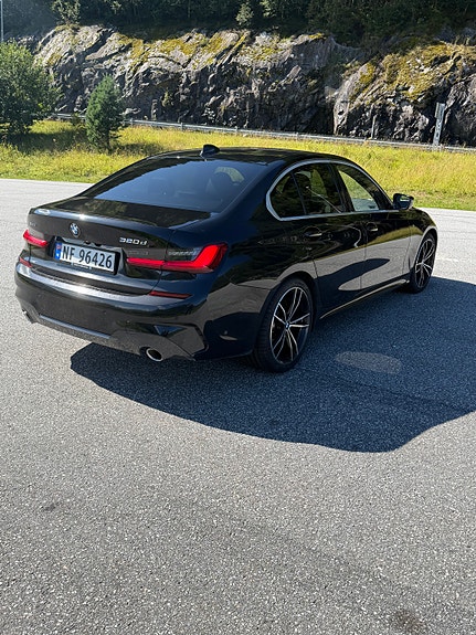 BMW 320d 6 of 11