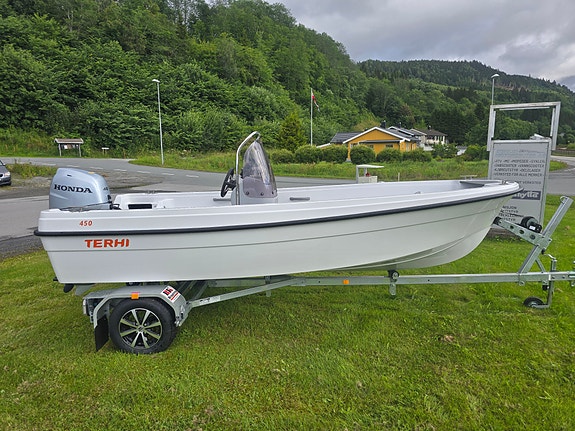 Terhi 450CC med Honda BF40 og Lowrance Eagle 9. Utstillingsmodell 3 of 11
