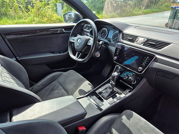 Skoda Superb 21 of 30