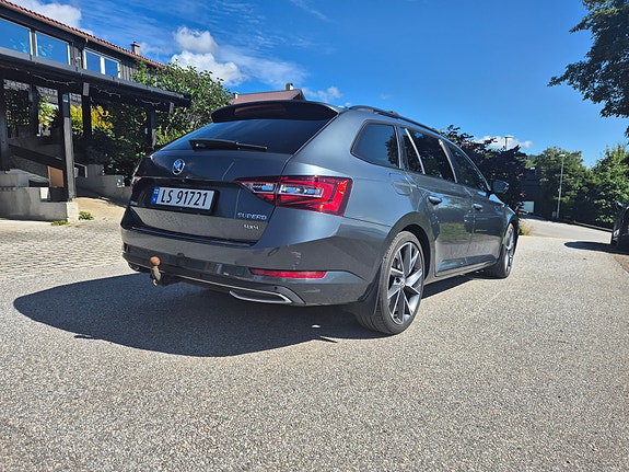 Skoda Superb 12 of 30