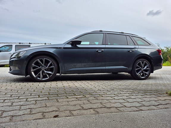 Skoda Superb 7 of 30