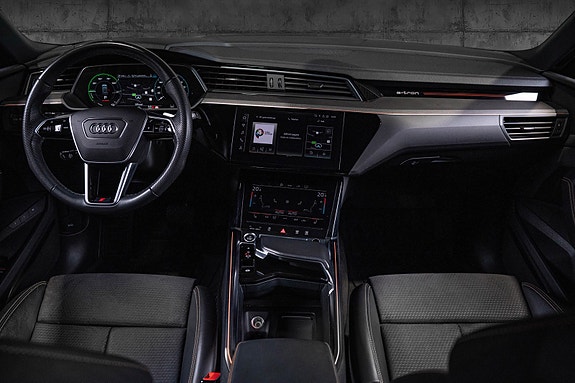 Audi e-tron 21 of 30