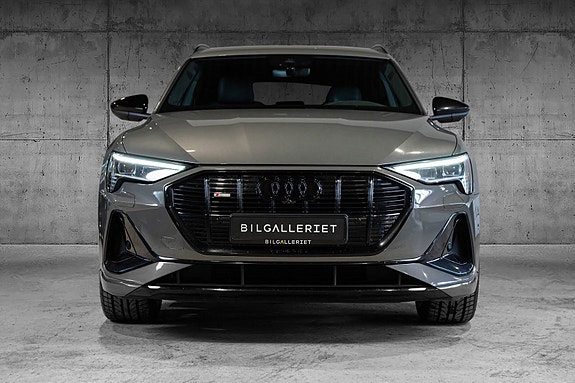 Audi e-tron 2 of 30