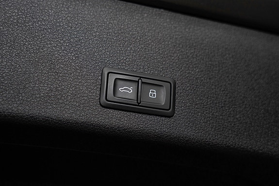 Audi e-tron 15 of 30