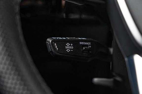 Audi e-tron 26 of 30