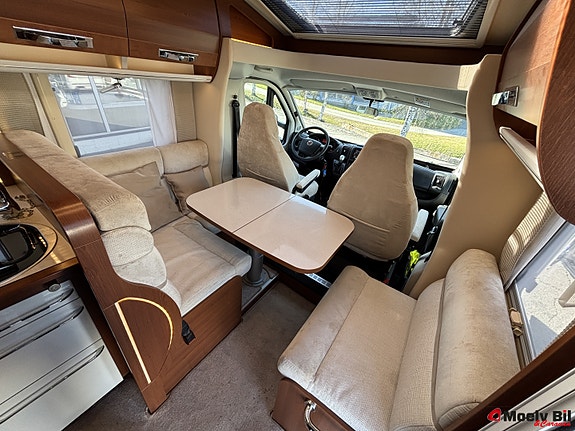 Rapido 665 F-SCANDINAVIAN EXCLUSIVE-MARKISE-SYKKELSTATIV-ALDE-FORMSYDDE GULVTEPPER-LITHIUM-AUTOMAT-ENKLE SENGER-NYSERVET++ 15 of 30