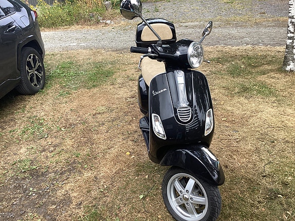 Vespa LX 125 Touring 3 of 4