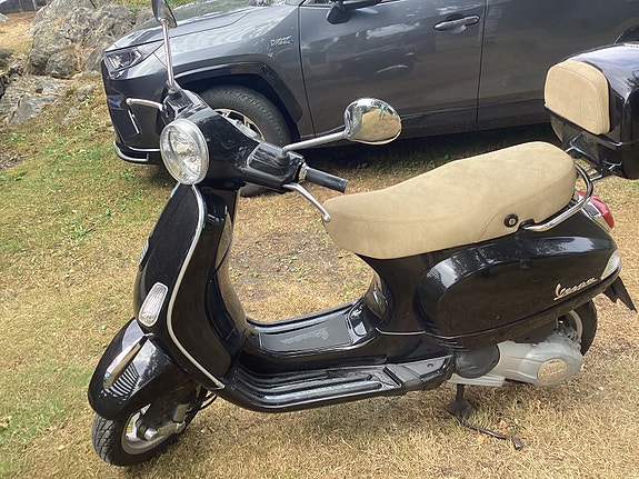 Vespa LX 125 Touring 2 of 4