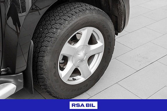 Isuzu D-max 9 of 25
