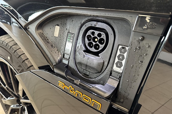 Audi e-tron 25 of 28