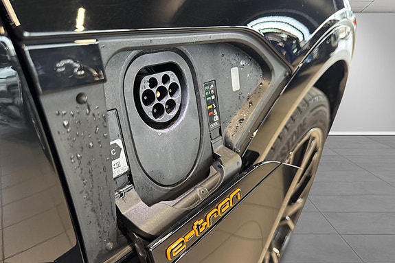 Audi e-tron 26 of 28