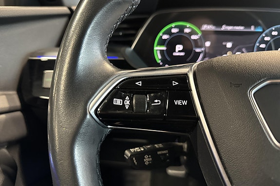 Audi e-tron 18 of 28