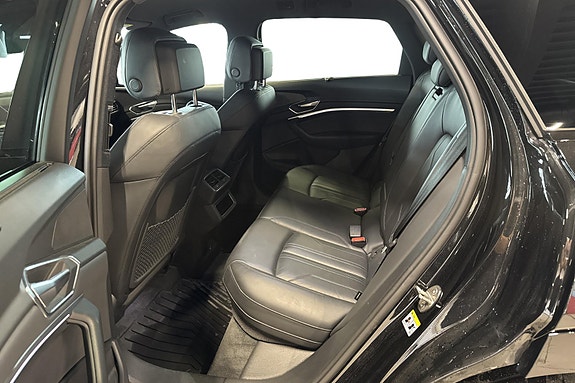 Audi e-tron 6 of 28
