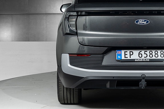 Ford Explorer 11 of 30