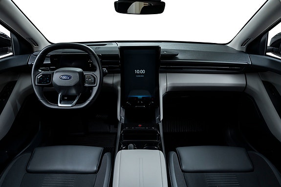 Ford Explorer 28 of 30