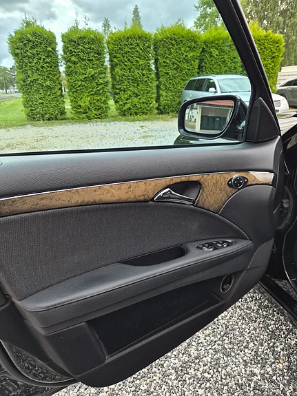 Mercedes-Benz E220 d 13 of 22