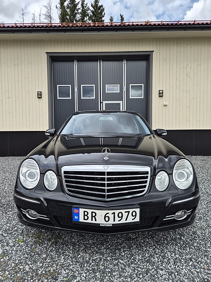 Mercedes-Benz E220 d 2 of 22