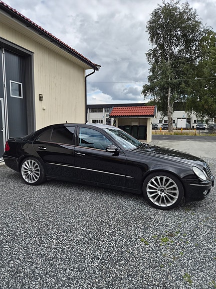 Mercedes-Benz E220 d 4 of 22